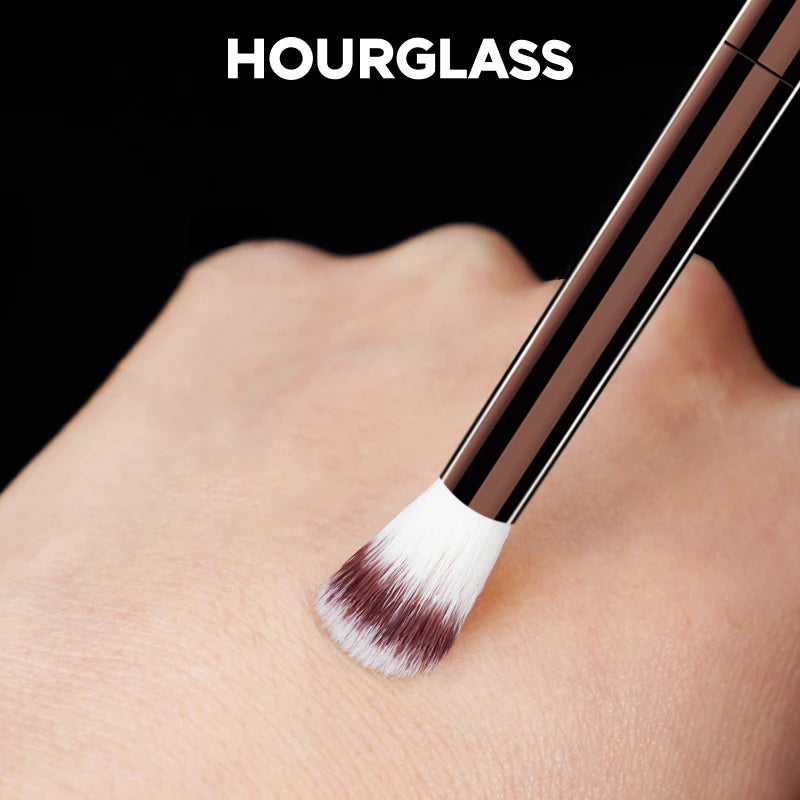 Hourglass Makeup Brush -No.4 Crease Brush Soft Fiber Hair Small Flame Highlight Brush Fashion Design Single Brush
