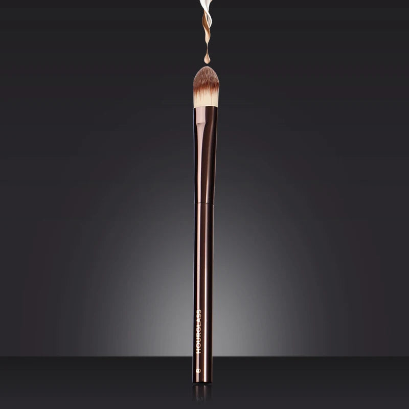 Hourglass Makeup Brush- No.8 Large Concealer Brush Soft Fiber Hair Cover up Flaws Fashion Design Single Face Brush