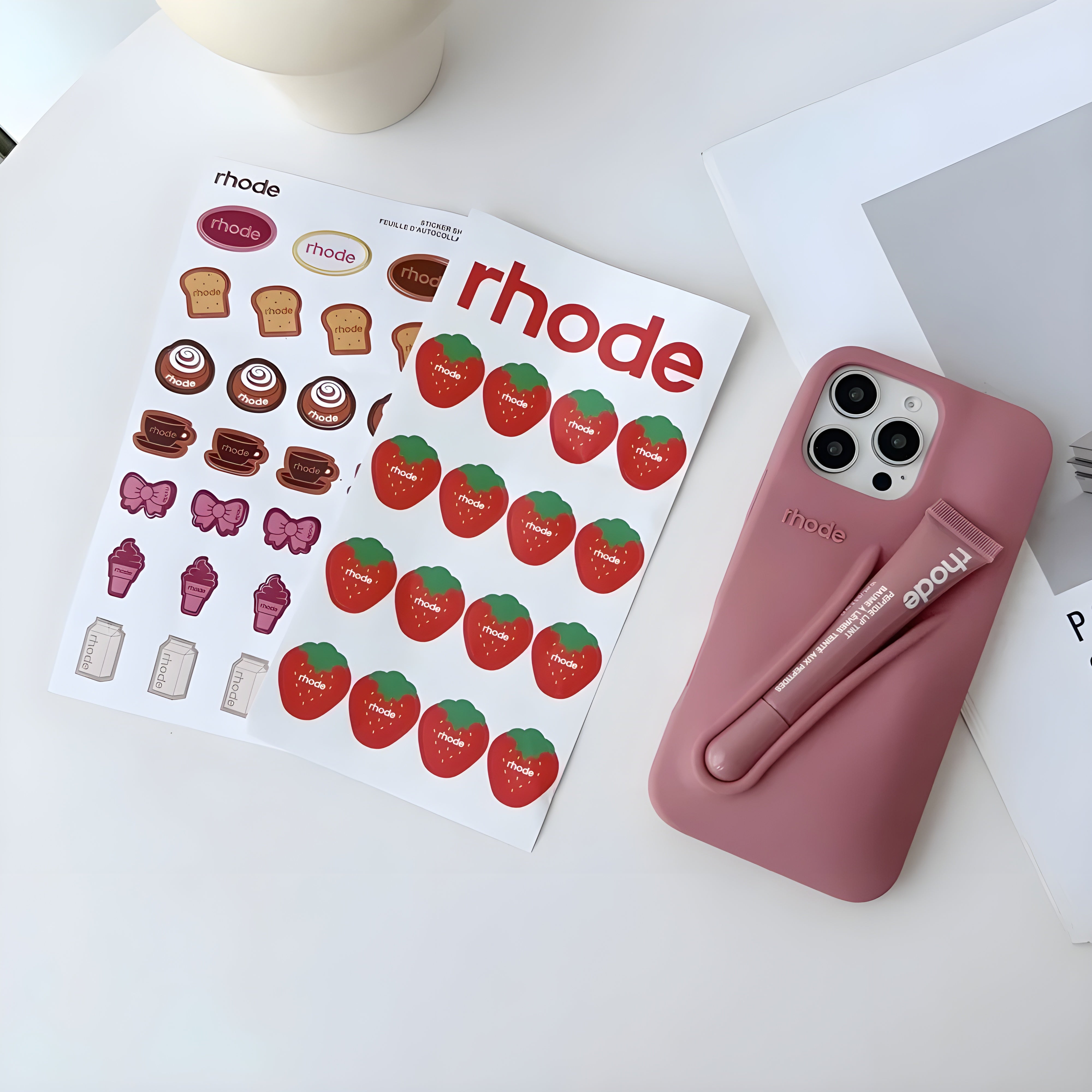 RHODE 2-in-1 Lip Gloss iPhone Case – Silicone Cover met Lipstickhouder